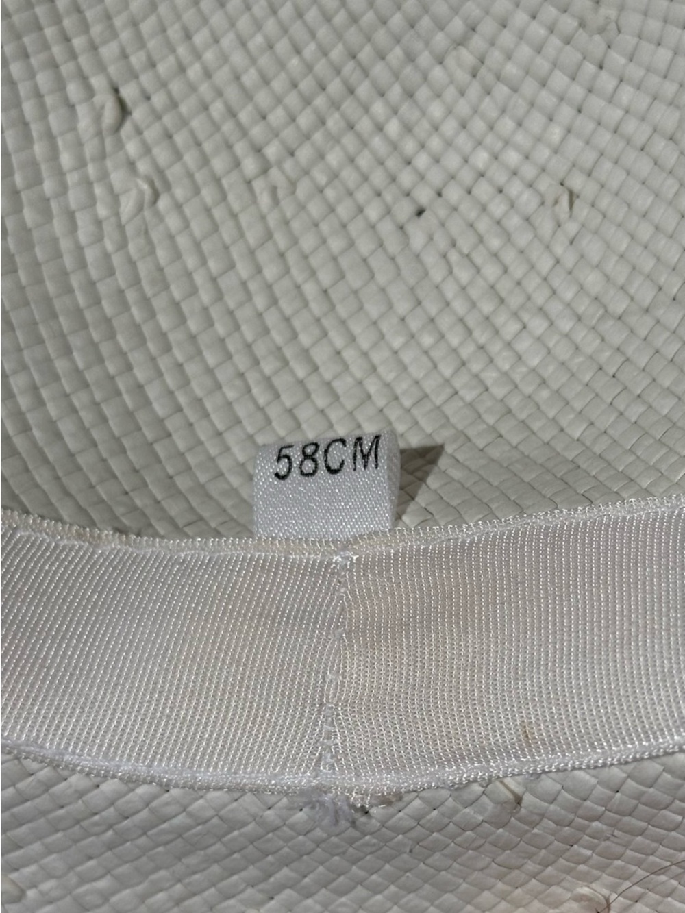Vintage Women's Cream Straw Cloche Sun Hat with Decorative Bow 12 1/2” clean - Picture 11 of 12